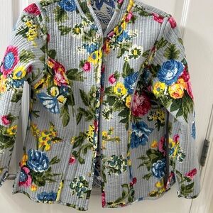 Reversible quilted jacket
blue and white print
petite S
Pit to pit 19”